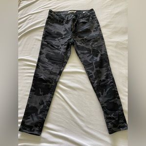 Levi’s 711 Black Camo Skinny jeans